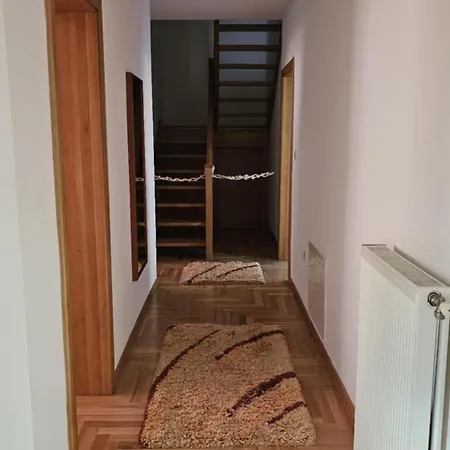 Alic Apartment *