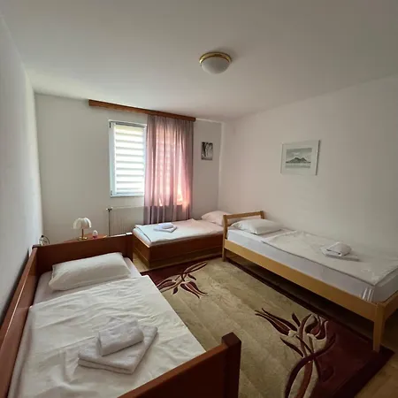 Alic Apartment *