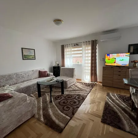 Alic Apartment